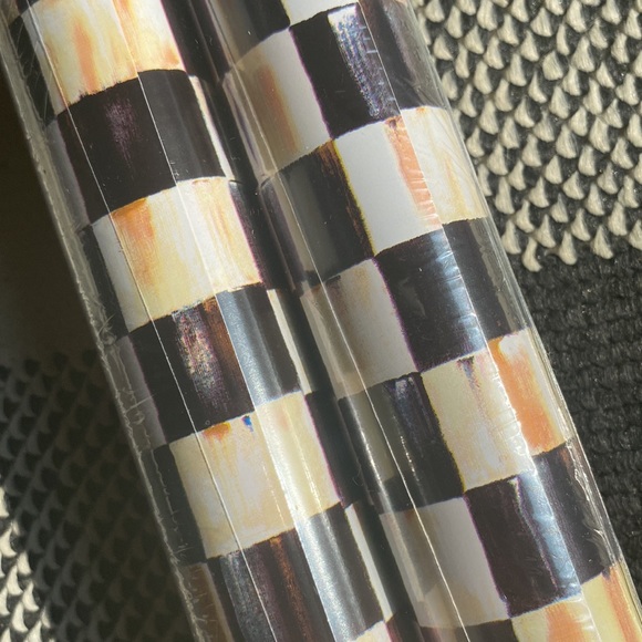 MACKENZIE🐝👑🛍️ CHILDS RETIRED RARE 2 PACK 25 sqft total WRAPPING PAPER - Picture 4 of 4